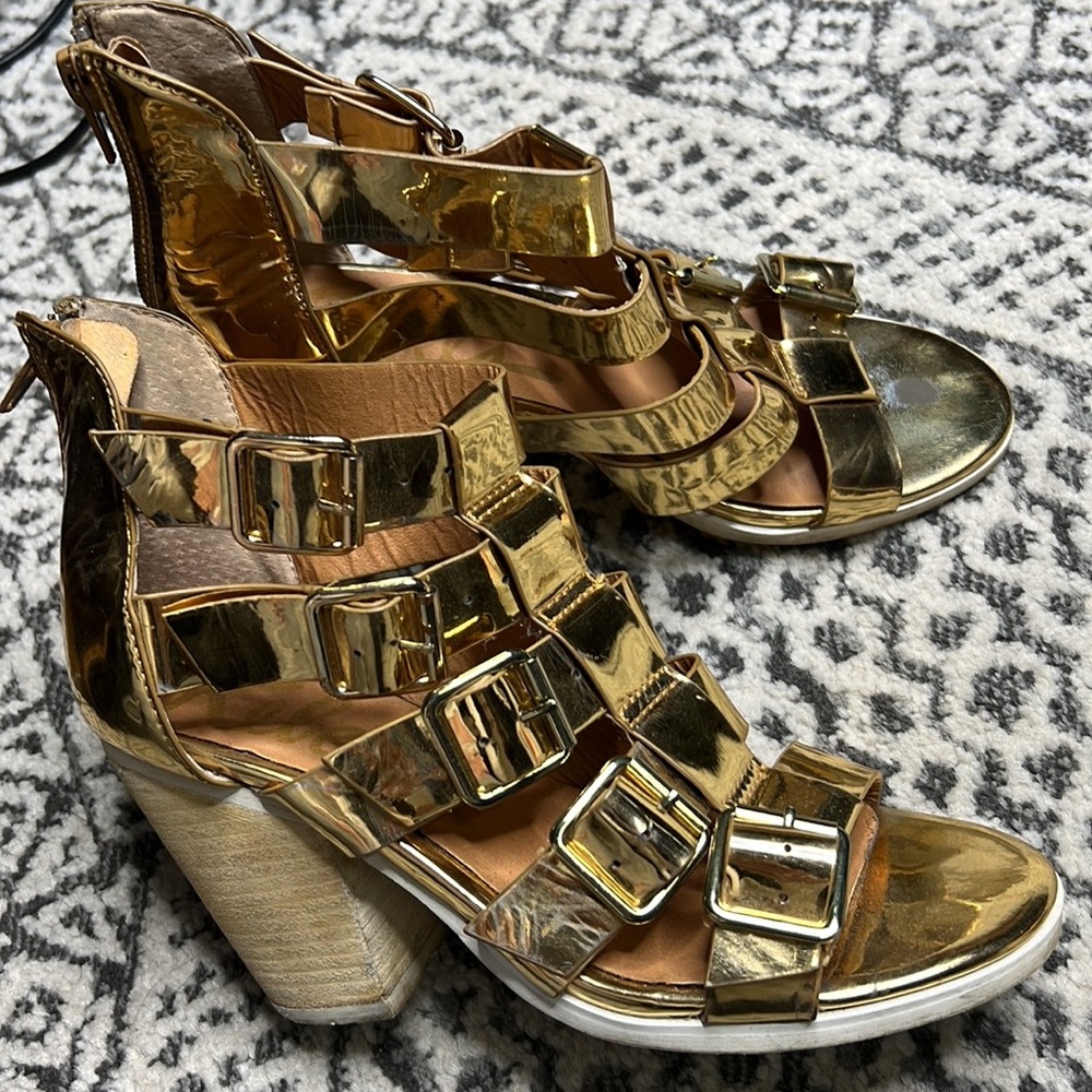Rebel size 6 mirrored metallic gold heels - platform